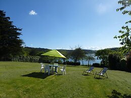 Holiday Home, Plourivo