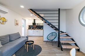 Spacious Holiday Homes With air Conditioning, Pool