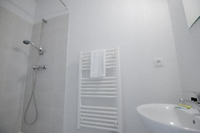 Residence du Chateau de Jouarres, Azille - Apartment 6 Pers. With Balc