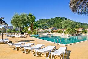 Terraced House With air Conditioning in the Residence Le Clos des Oliv