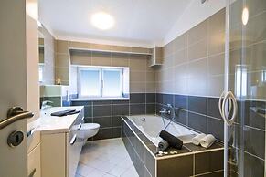 Terraced House With air Conditioning in the Residence Le Clos des Oliv