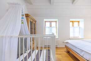 Historisches Reetdachhaus in Ruhiger Lage