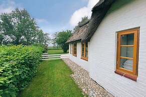 Historisches Reetdachhaus in Ruhiger Lage