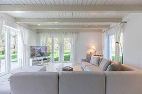 Historisches Reetdachhaus in Ruhiger Lage