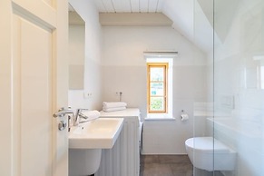 Historisches Reetdachhaus in Ruhiger Lage