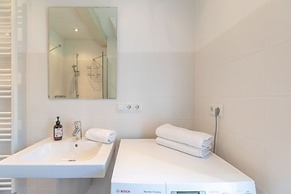 Historisches Reetdachhaus in Ruhiger Lage