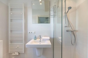 Historisches Reetdachhaus in Ruhiger Lage