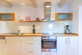 Historisches Reetdachhaus in Ruhiger Lage