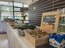 A Cozy House Close to the Beach, Lazy