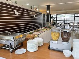 A Cozy House Close to the Beach, Lazy