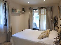 Charming Holiday Home With Private Garden, Bedarrides