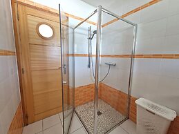 Semi-detached House, Penestin