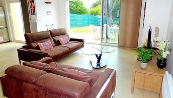 Semi-detached House, Penestin