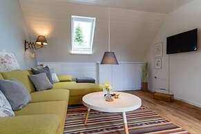 Apartment in Garding With Parking