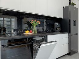 Apartment Overlooking the River, Pool, Dziwnow