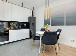 Apartment Overlooking the River, Pool, Dziwnow