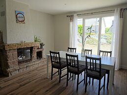 Comfortable Bungalow, Pink Granite Coast