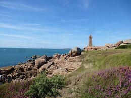 Comfortable Bungalow, Pink Granite Coast