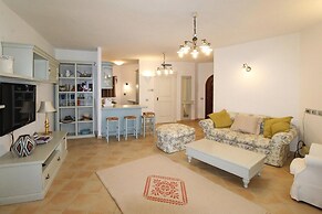 Holiday House, La Conia Cannigione