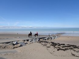 Spacious Holiday Home Located in the Heart of the bay of Mont St Miche