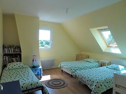 Spacious Holiday Home Located in the Heart of the bay of Mont St Miche