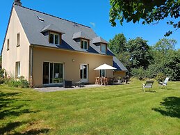 Spacious Holiday Home Located in the Heart of the bay of Mont St Miche