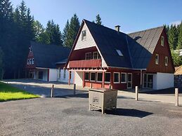 Lovely Apartment in Breitenbrunn With Shared Sauna