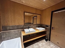 Chalet With Private Sauna House and Garden