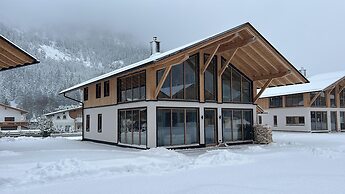 Chalet With Private Sauna House and Garden