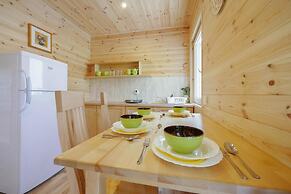 2-bedroom Holiday Cottages, Rusinowo