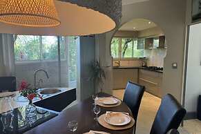 Holiday Home With Indoor Pool, Le Porge
