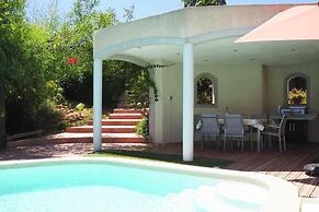 Pretty and Modern Villa With Private Pool, Cavalaire-sur-mer
