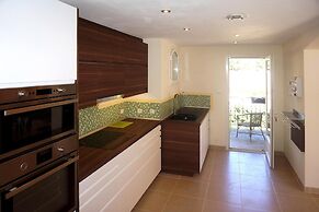 Pretty and Modern Villa With Private Pool, Cavalaire-sur-mer