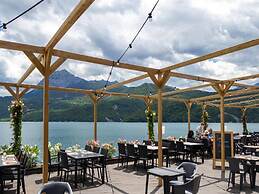 Apartment by Lake Serre-poncon With Pool