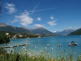 Apartment by Lake Serre-poncon With Pool