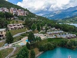 Apartment by Lake Serre-poncon With Pool