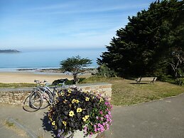 Countryside Holiday Home Near the Beach