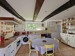 Countryside Holiday Home Near the Beach