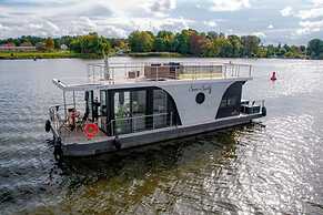 Houseboat on the Dahme, Wildau
