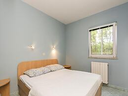 Apartment in Nin Near Beach & Pool