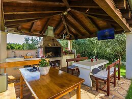 Apartment in Nin Near Beach & Pool