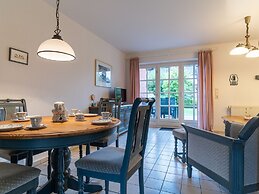 Apartment With Fireplace in a Thatched-roof Condo
