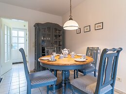 Apartment With Fireplace in a Thatched-roof Condo