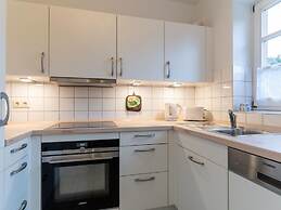 Apartment With Fireplace in a Thatched-roof Condo