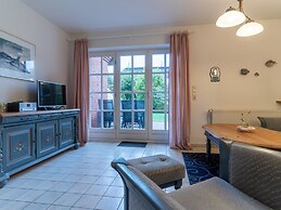 Apartment With Fireplace in a Thatched-roof Condo