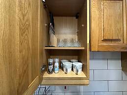 Charming Haven House Right Next To Moss Bank Park