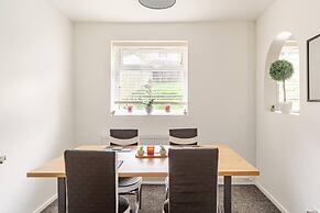 Charming Haven House Right Next To Moss Bank Park