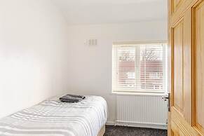 Charming Haven House Right Next To Moss Bank Park