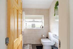 Charming Haven House Right Next To Moss Bank Park