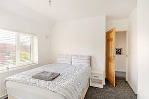 Charming Haven House Right Next To Moss Bank Park